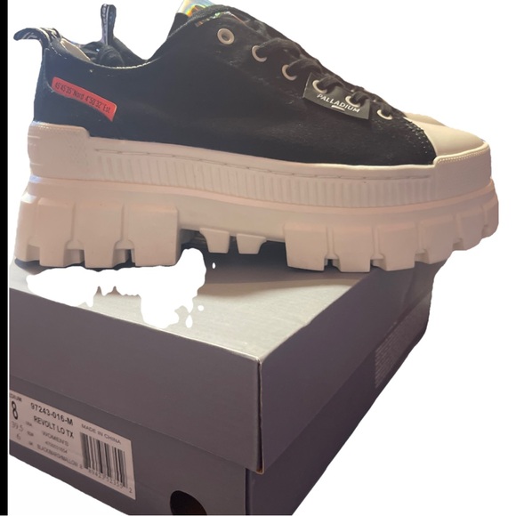 Palladium Revolt Lo TX Platform Sneakers Womens US Size 8 Black/Marshmallow - Picture 14 of 16